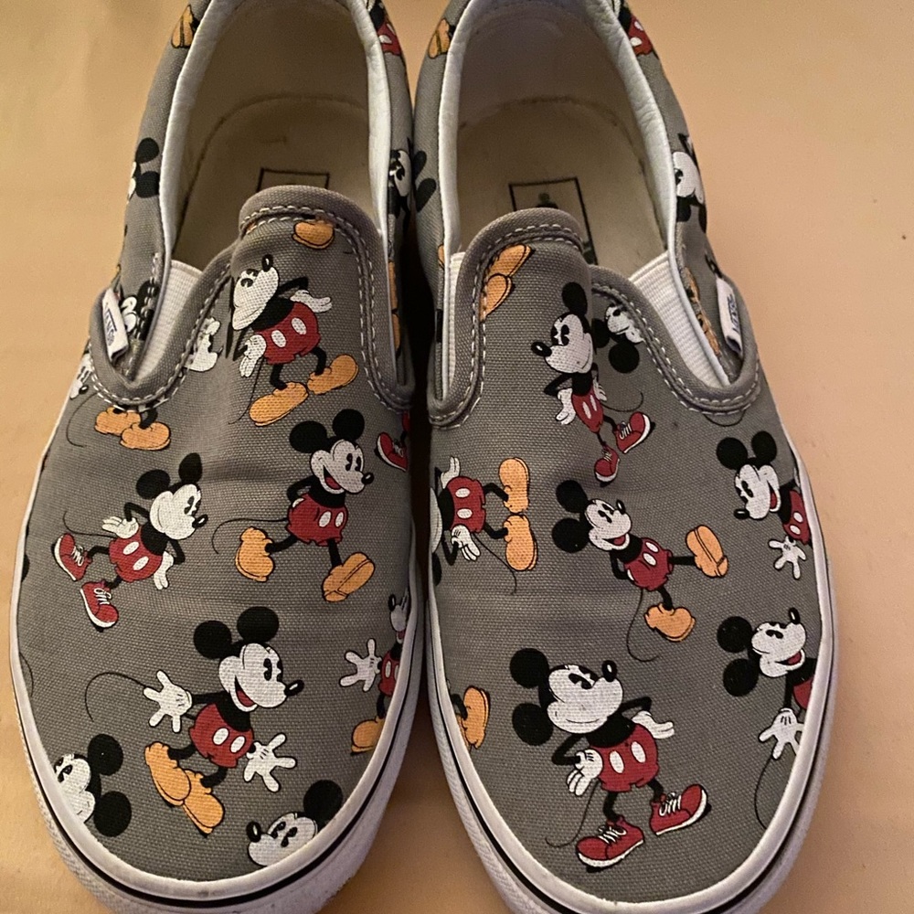 Vans Disney Limited Mickey Slip On Women’s Sneakers